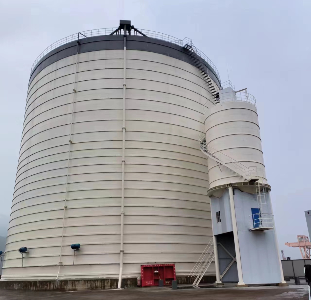 乌烈镇10万吨水泥钢板库